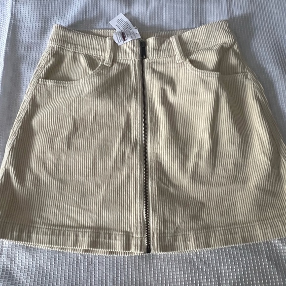 American Eagle Outfitters Cream Corduroy Mini Skirt - Picture 2 of 8